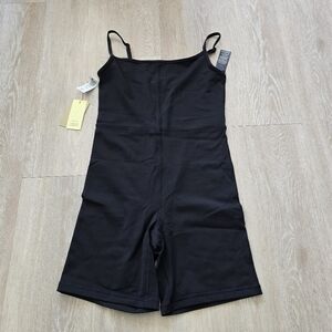 Aritzia Wilfred Free Divinity 7" Romper Bodysuit